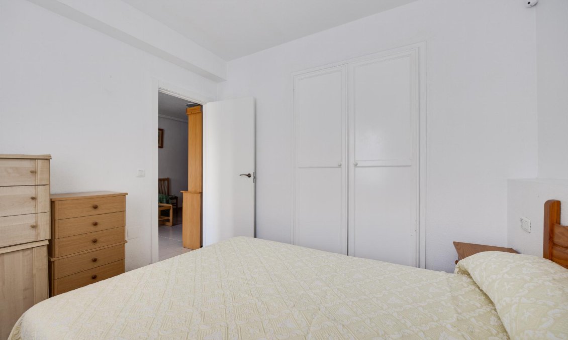 Resale - Bungalow -
Torrevieja - Costa Blanca