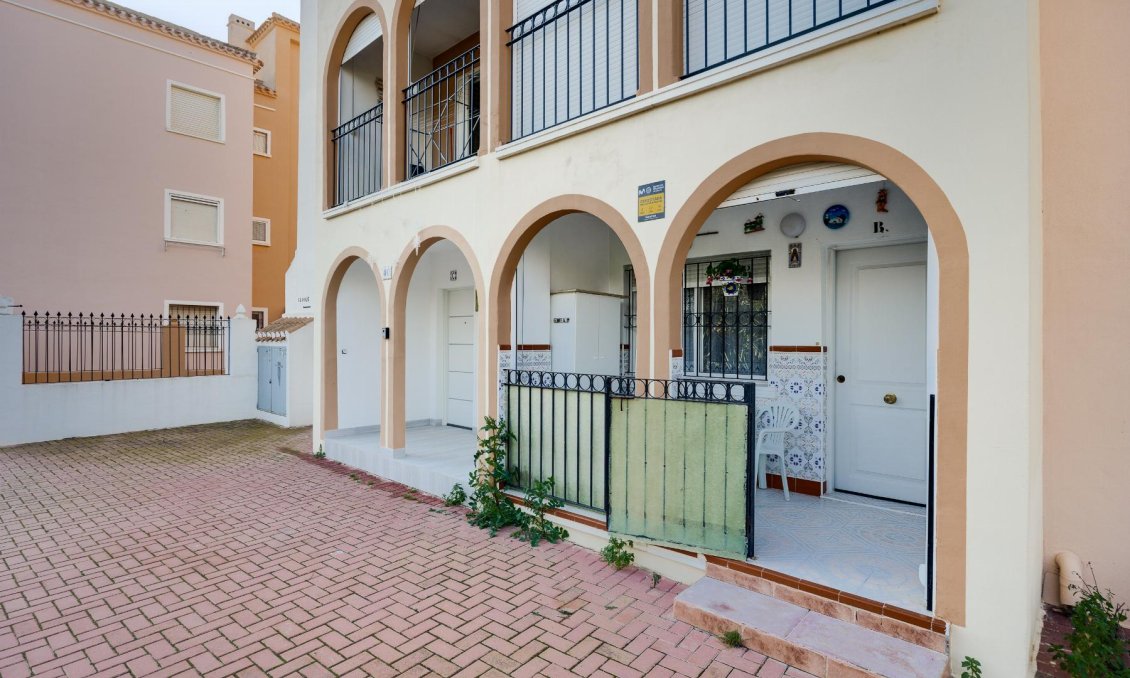 Resale - Bungalow -
Torrevieja - Costa Blanca