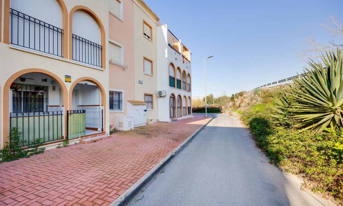 Resale - Bungalow -
Torrevieja - Costa Blanca