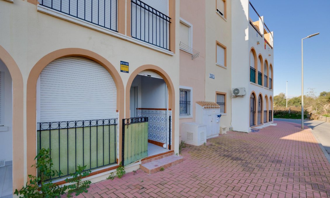 Resale - Bungalow -
Torrevieja - Costa Blanca