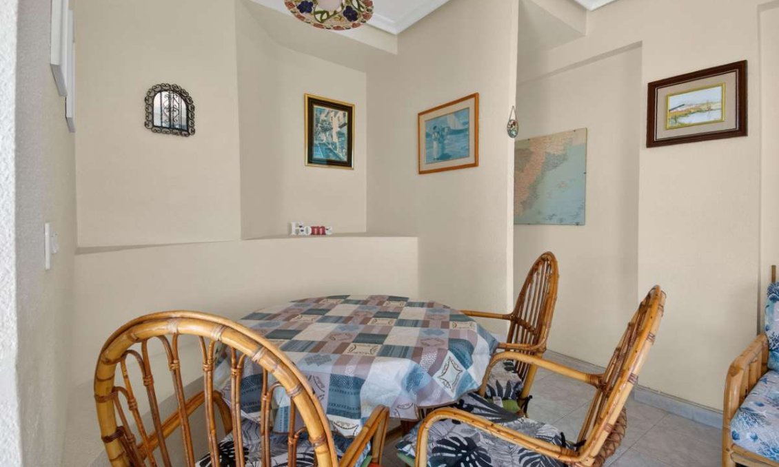 Resale - Apartment -
Punta Prima - Costa Blanca
