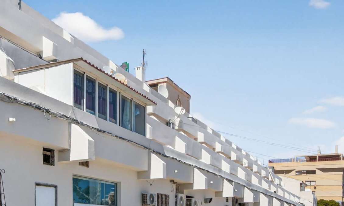 Resale - Apartment -
Punta Prima - Costa Blanca