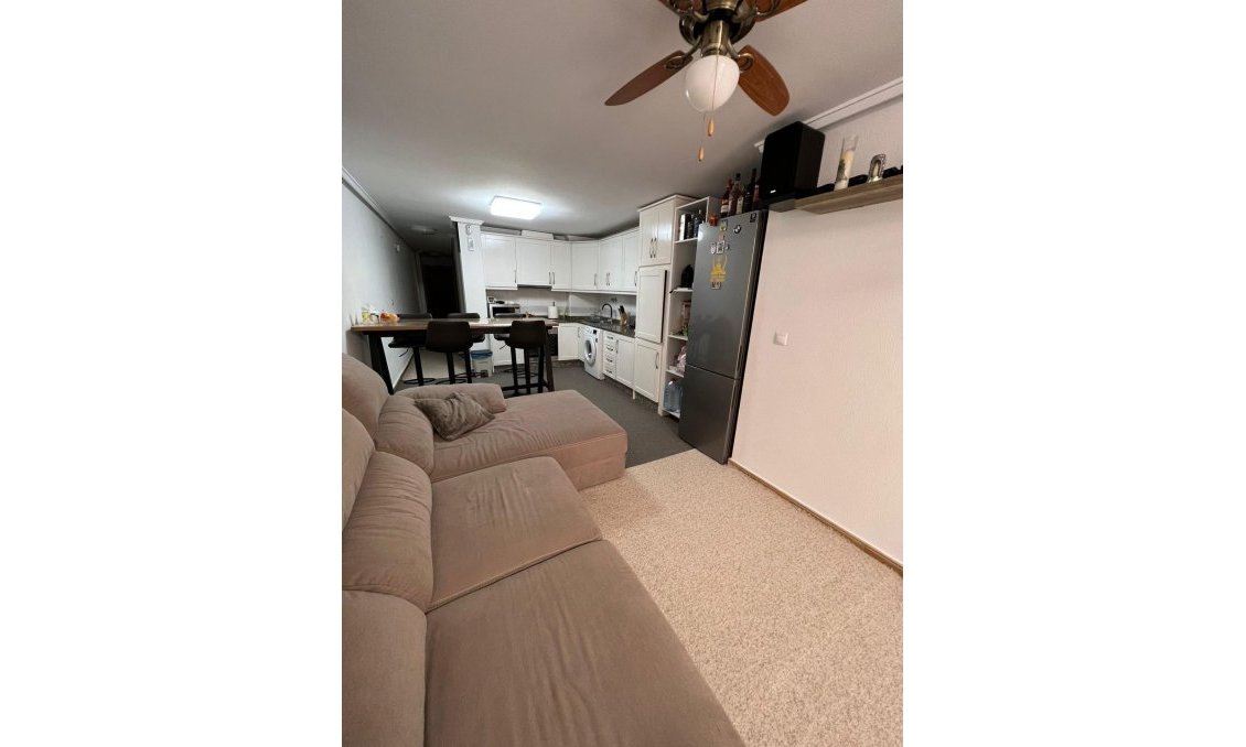 Resale - Apartment -
Torrevieja - Centro