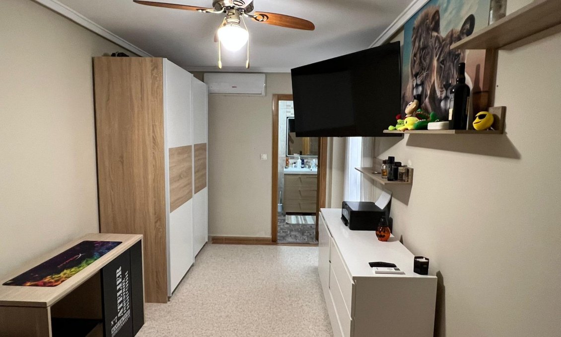 Resale - Apartment -
Torrevieja - Centro