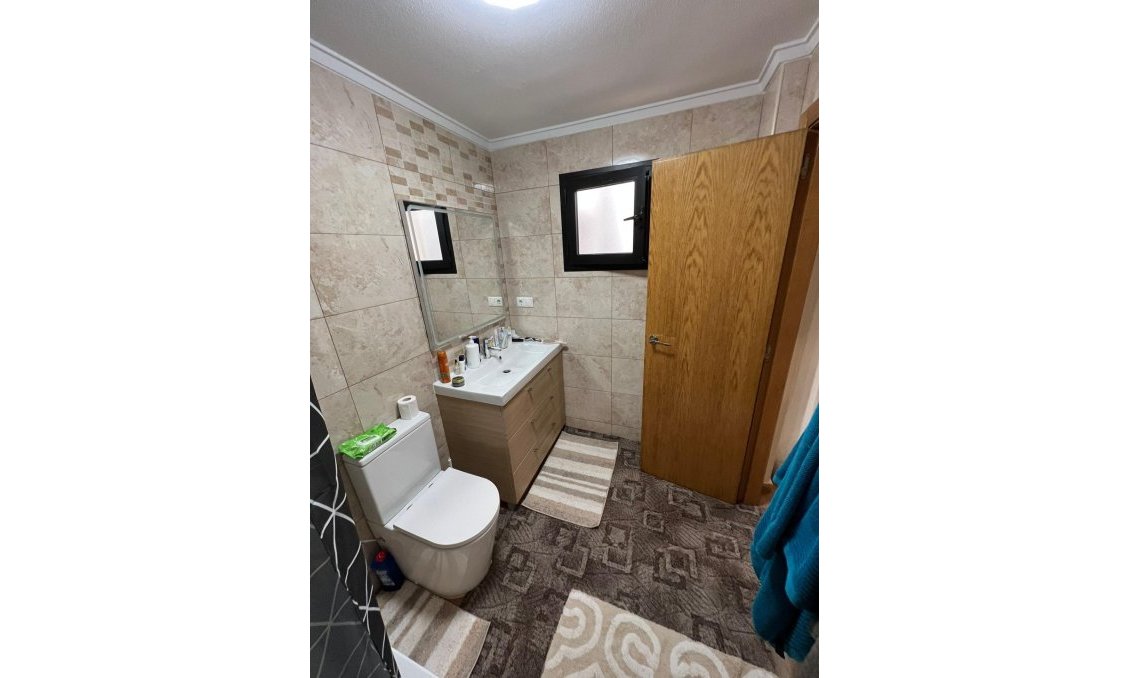 Resale - Apartment -
Torrevieja - Centro