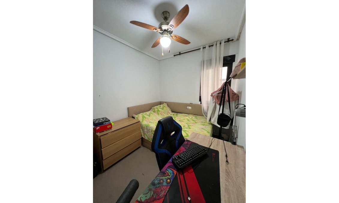Resale - Apartment -
Torrevieja - Centro