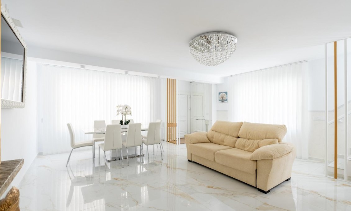 Resale - Townhouse -
Torrevieja - Punta Prima