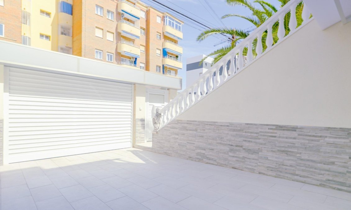 Resale - Townhouse -
Torrevieja - Punta Prima