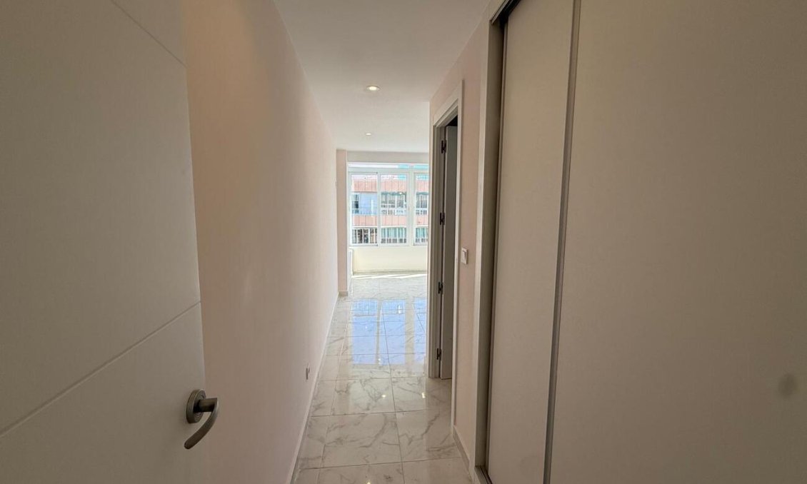 Resale - Apartment -
Torrevieja - Playa del Acequión