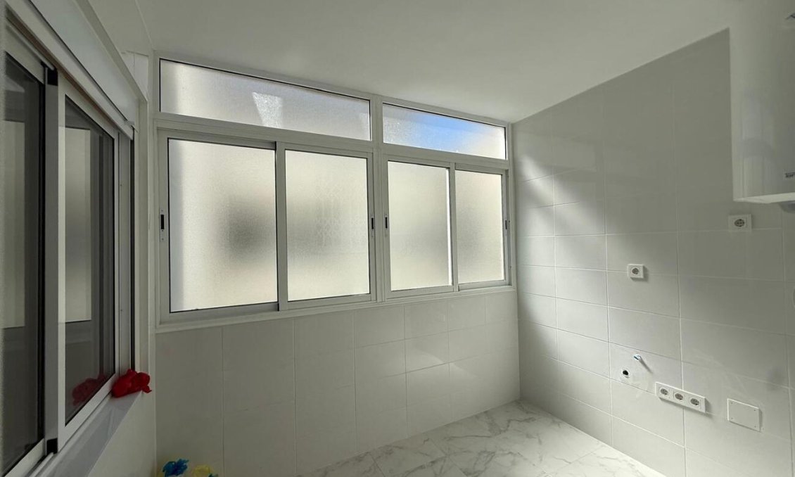 Resale - Apartment -
Torrevieja - Playa del Acequión