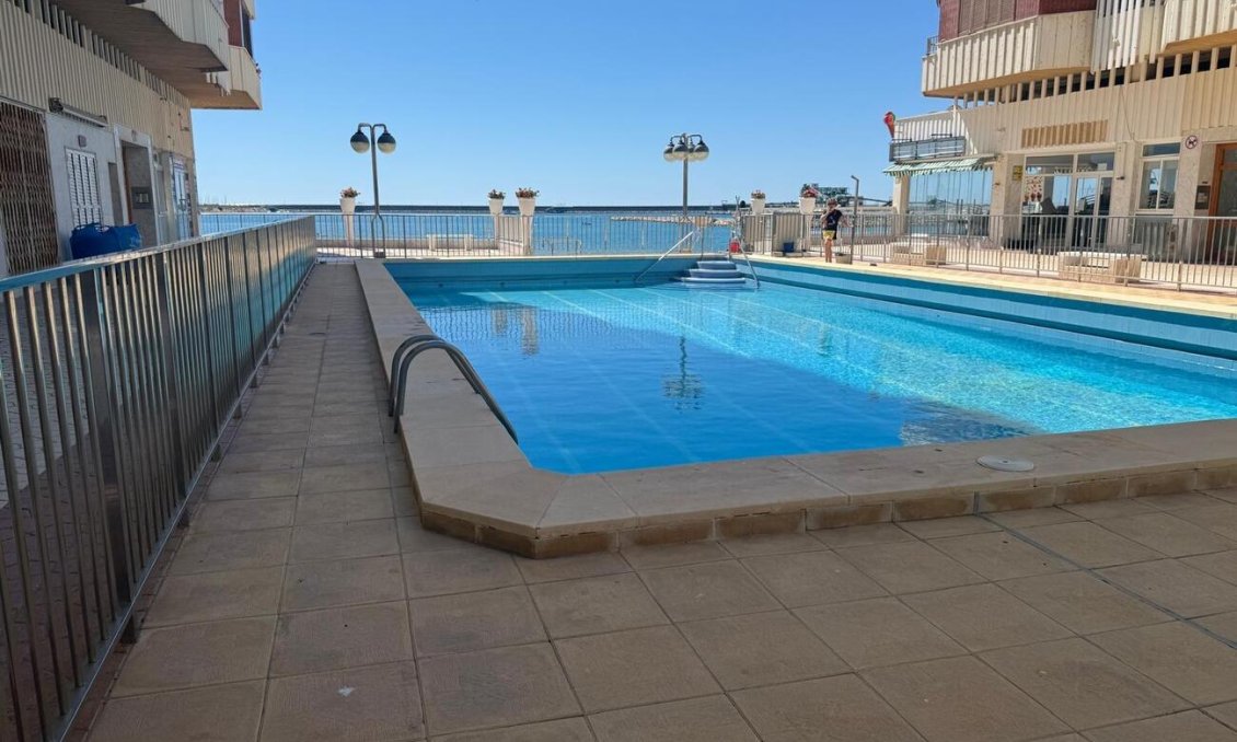 Resale - Apartment -
Torrevieja - Playa del Acequión