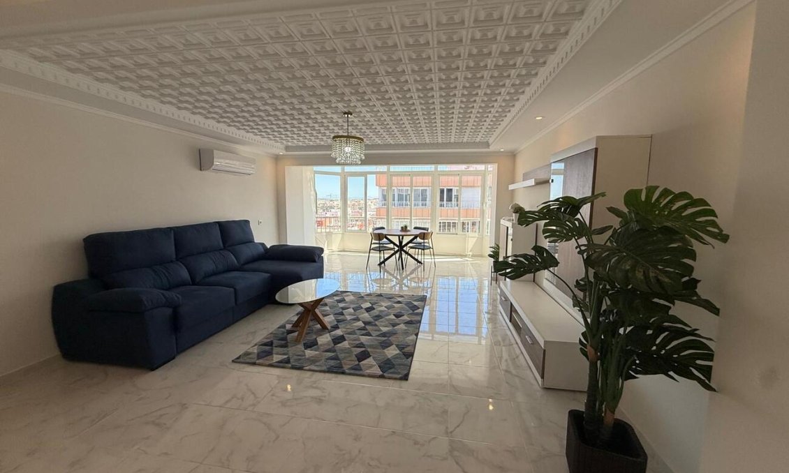 Resale - Apartment -
Torrevieja - Playa del Acequión