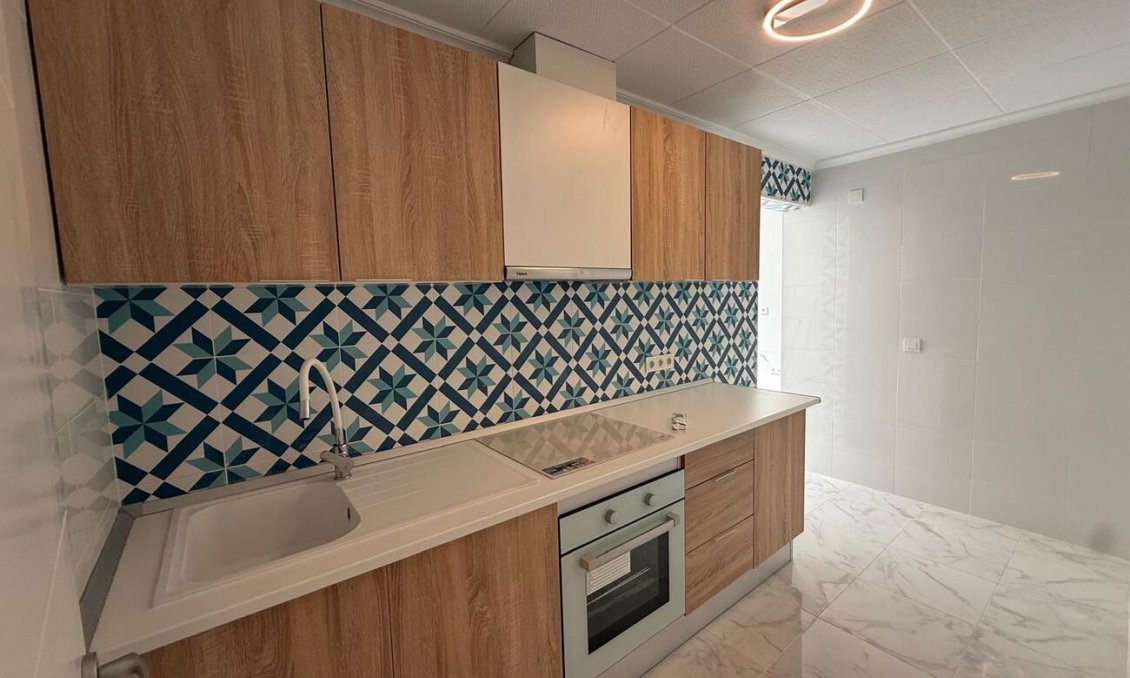 Resale - Apartment -
Torrevieja - Playa del Acequión