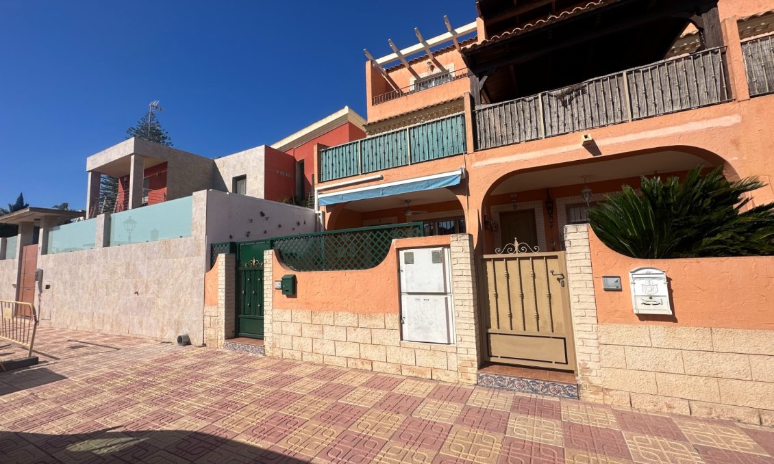 Resale - Townhouse -
Jacarilla - Inland