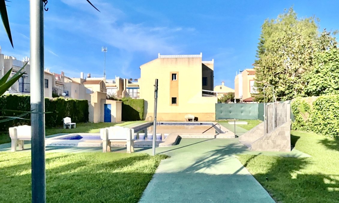 Wiederverkauf - Wohnung -
Torrevieja - Costa Blanca