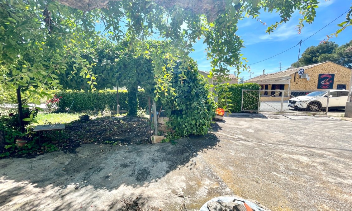 Resale - Villa -
La Romana - Inland