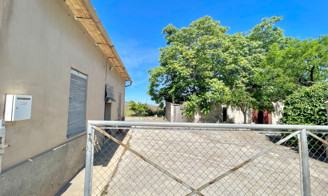 Resale - Villa -
La Romana - Inland