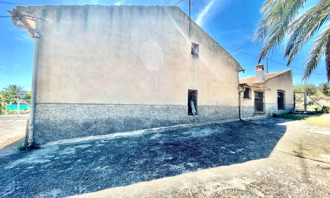 Resale - Villa -
La Romana - Inland