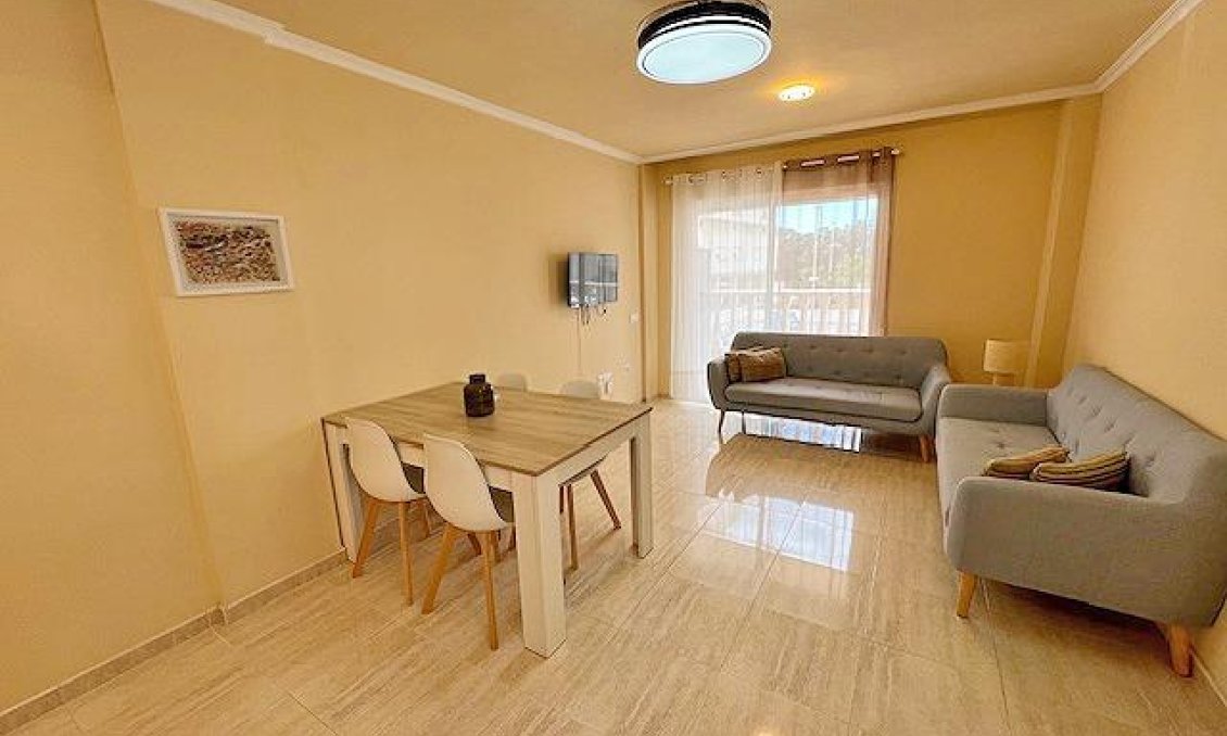 Resale - Apartment -
Guardamar del Segura - Puerto Deportivo