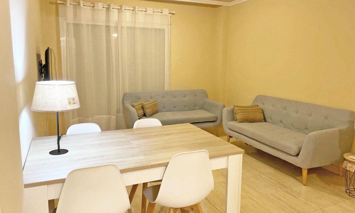 Resale - Apartment -
Guardamar del Segura - Puerto Deportivo