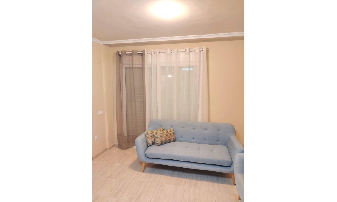 Resale - Apartment -
Guardamar del Segura - Puerto Deportivo