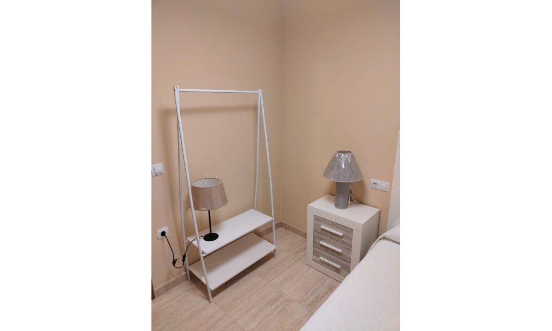 Resale - Apartment -
Guardamar del Segura - Puerto Deportivo
