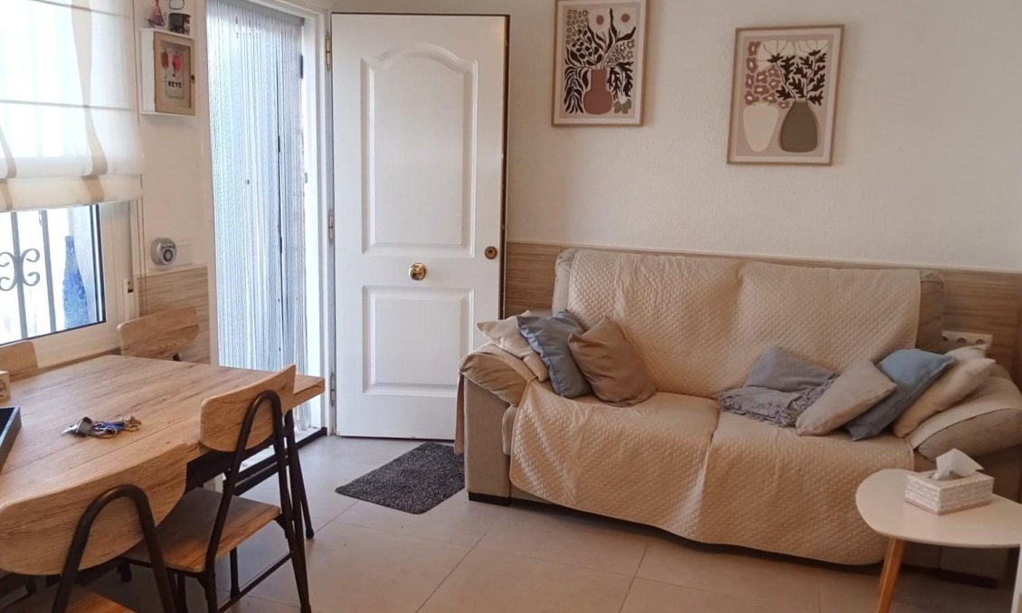 Resale - Bungalow -
Torrevieja - Torretas