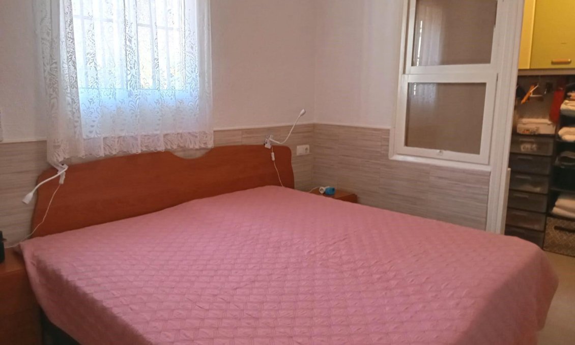 Resale - Bungalow -
Torrevieja - Torretas