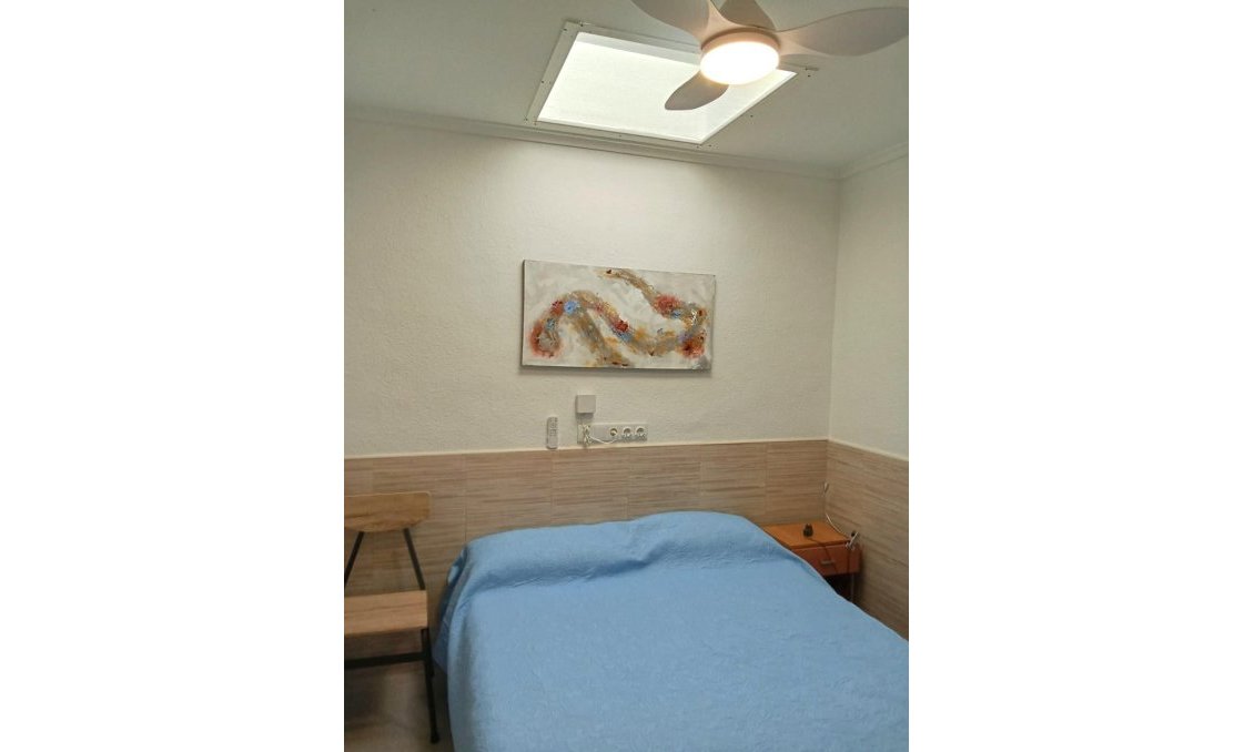 Resale - Bungalow -
Torrevieja - Torretas