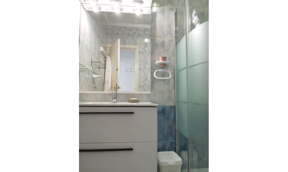 Resale - Bungalow -
Torrevieja - Torretas