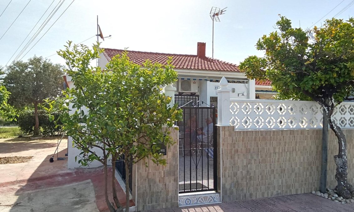 Resale - Bungalow -
Torrevieja - Torretas