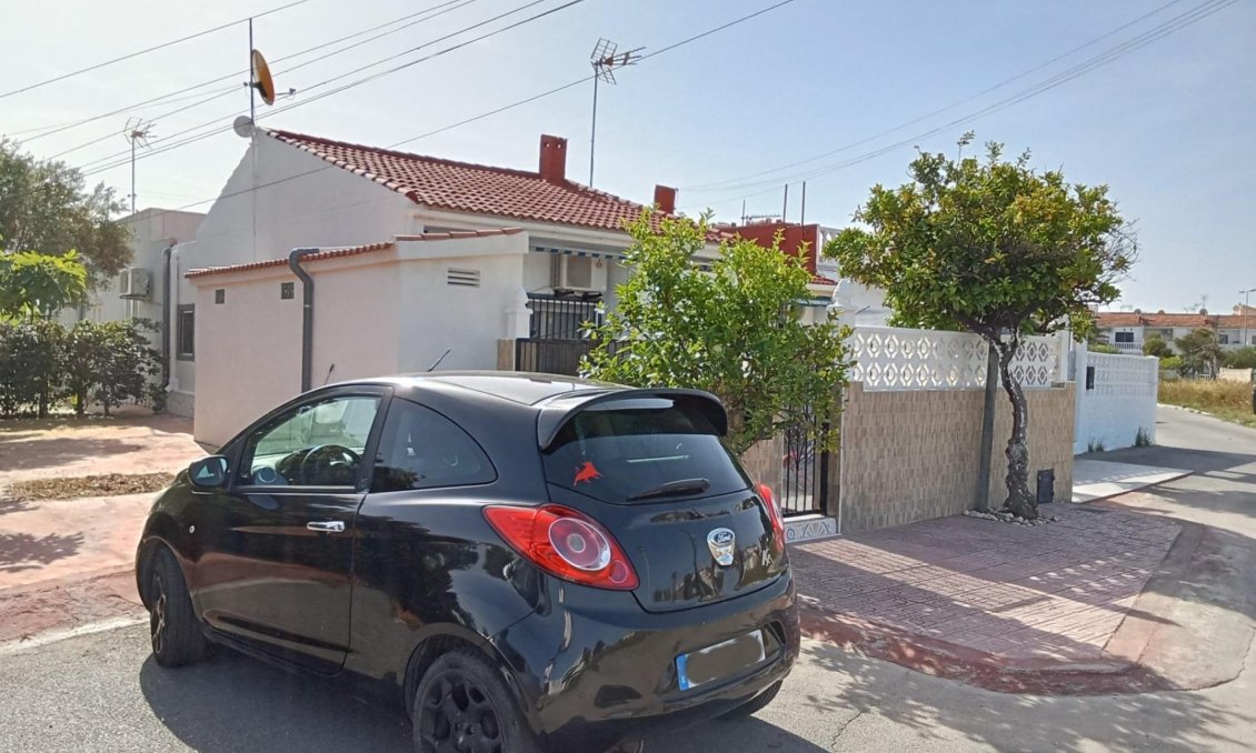 Resale - Bungalow -
Torrevieja - Torretas