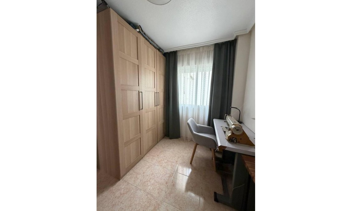 Wiederverkauf - Wohnung -
Torrevieja - Centro