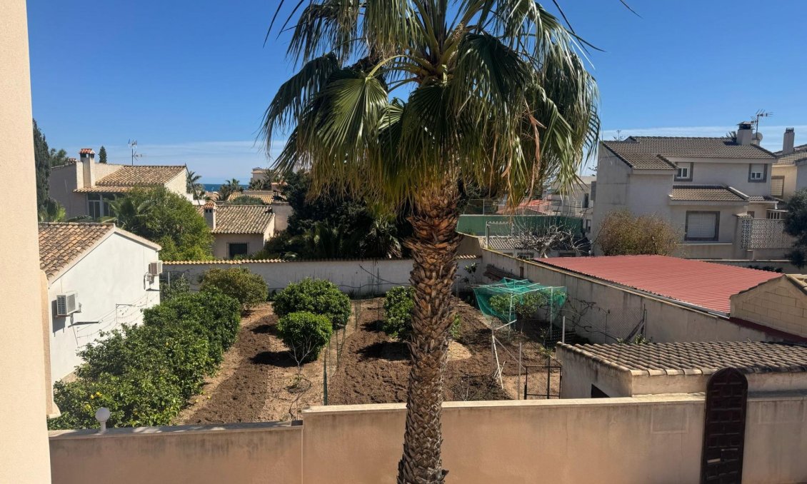 Resale - Villa -
Orihuela Costa - Playa Flamenca