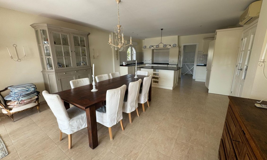 Resale - Villa -
Orihuela Costa - Playa Flamenca