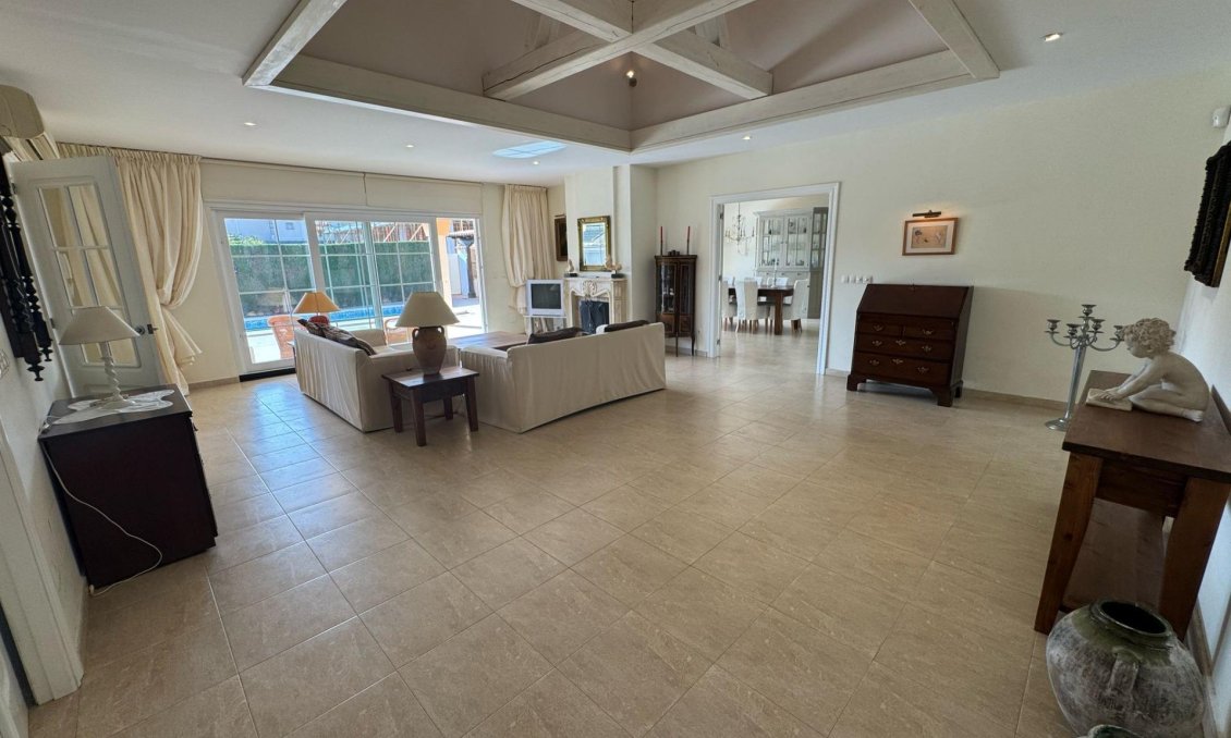 Resale - Villa -
Orihuela Costa - Playa Flamenca