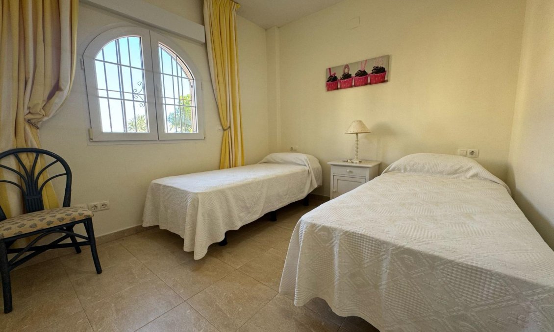 Resale - Villa -
Orihuela Costa - Playa Flamenca