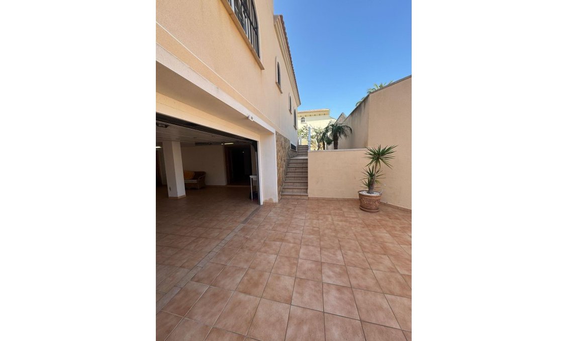 Resale - Villa -
Orihuela Costa - Playa Flamenca