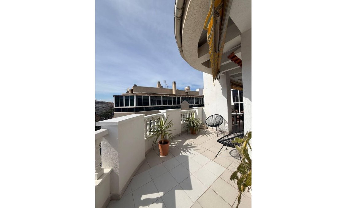 Resale - Penthouse -
Torrevieja - Playa del Cura
