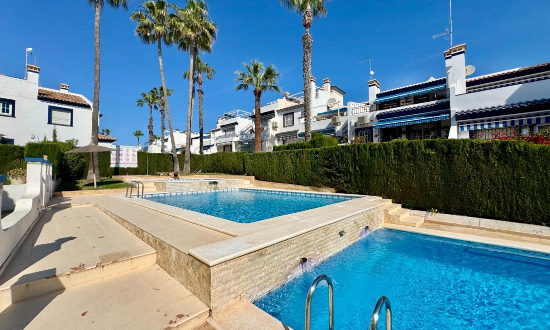 Resale - Bungalow -
Orihuela Costa - Villamartín-las Filipinas