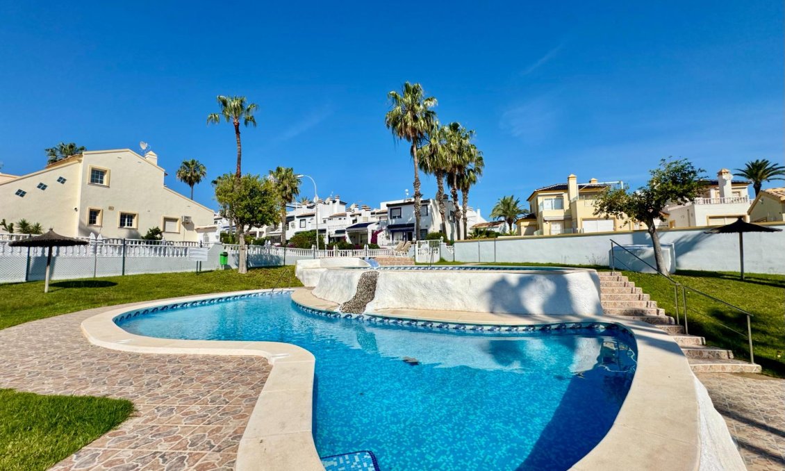 Resale - Bungalow -
Orihuela Costa - Villamartín-las Filipinas