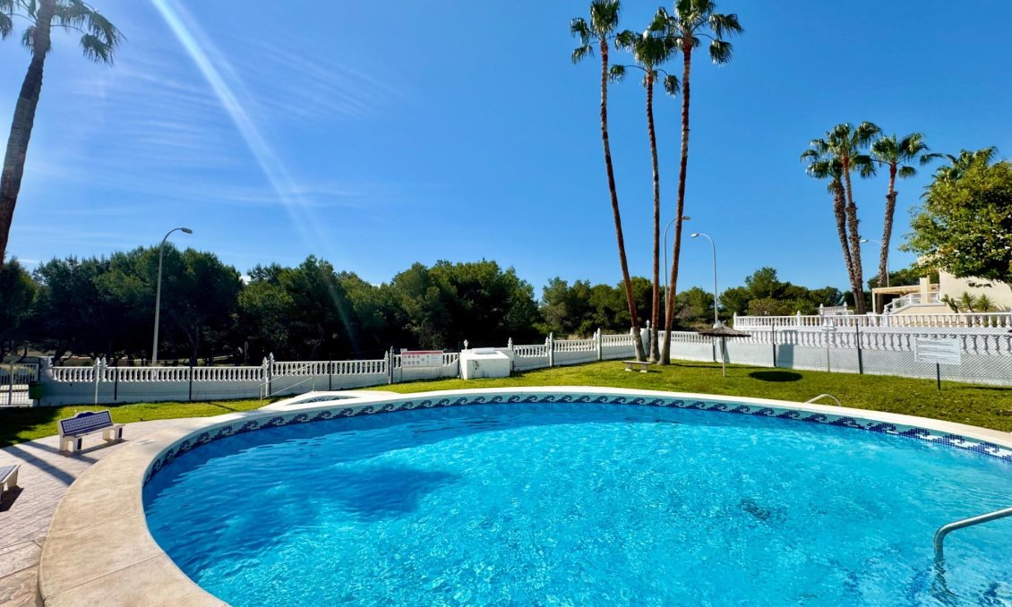 Resale - Bungalow -
Orihuela Costa - Villamartín-las Filipinas