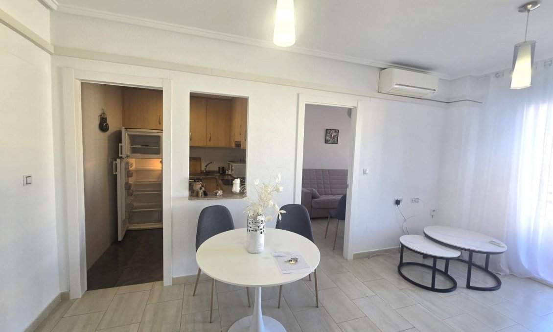 Wiederverkauf - Wohnung -
Torrevieja - Centro