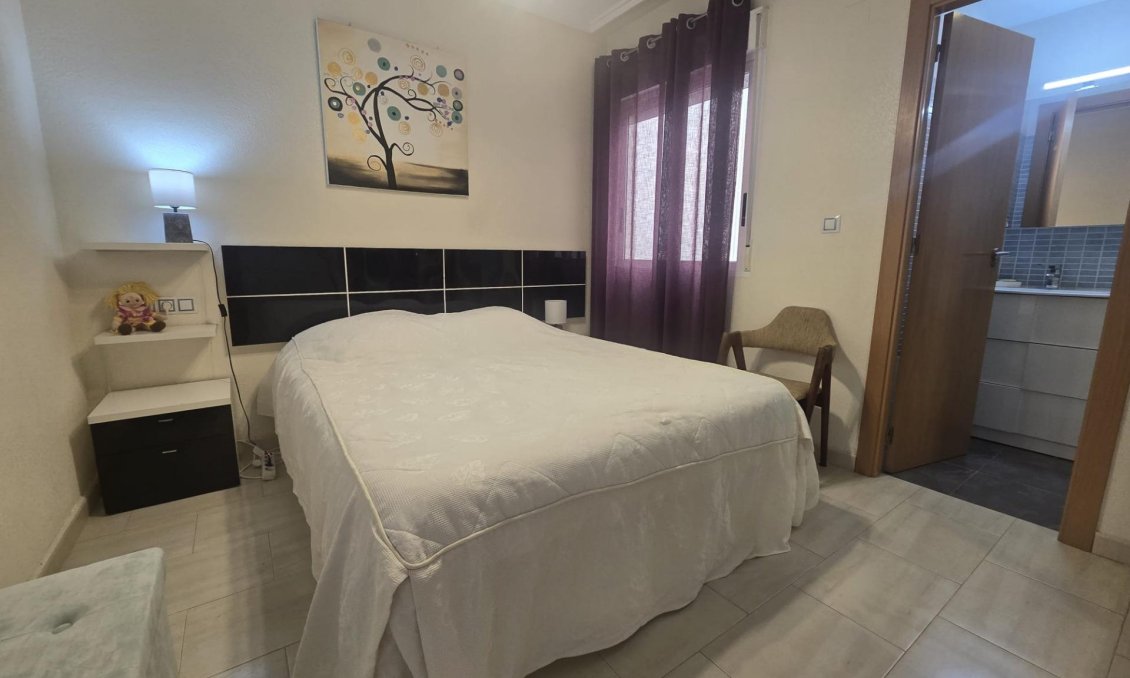 Wiederverkauf - Wohnung -
Torrevieja - Centro
