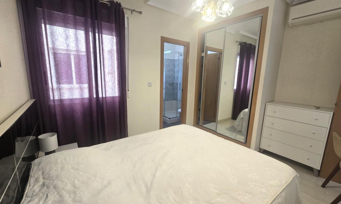 Wiederverkauf - Wohnung -
Torrevieja - Centro