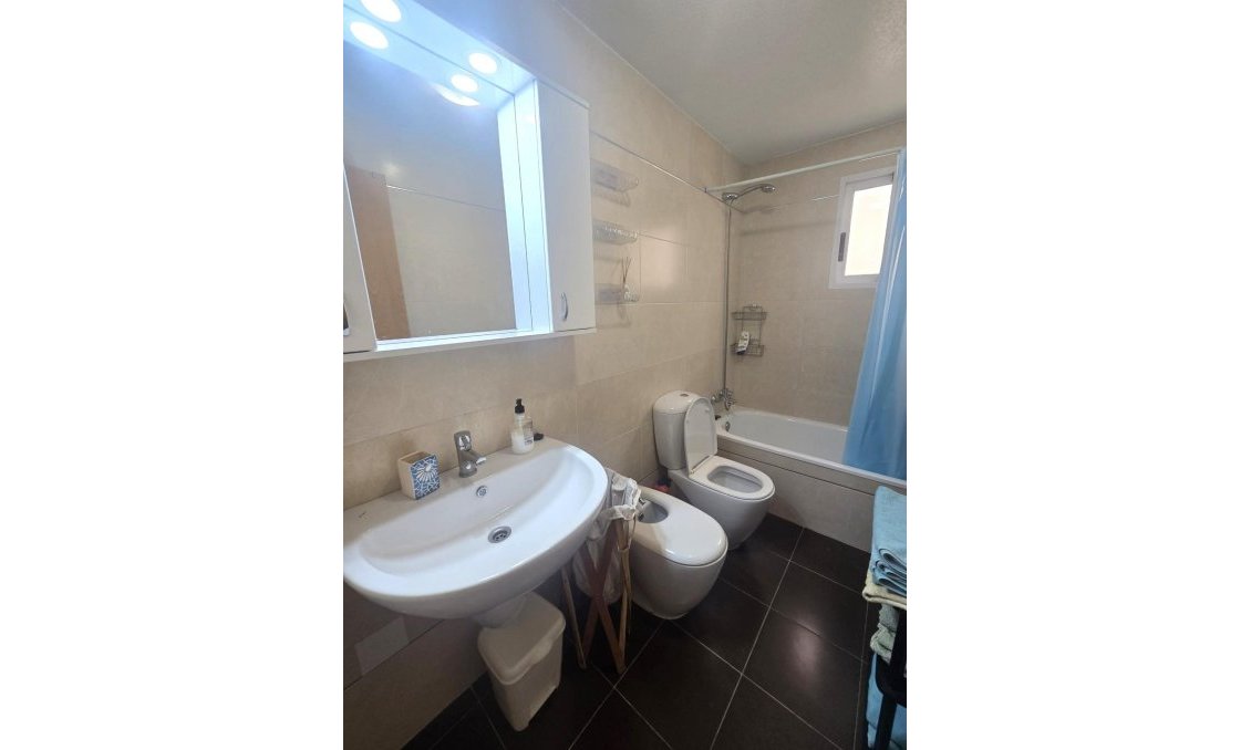 Wiederverkauf - Wohnung -
Torrevieja - Centro