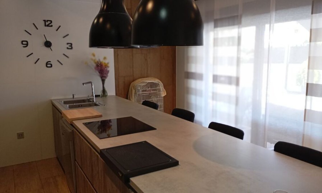 Resale - Villa -
Daya Nueva - Costa Blanca