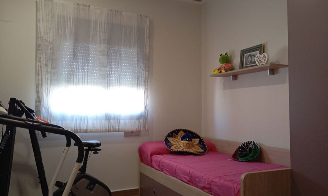 Resale - Villa -
Daya Nueva - Costa Blanca