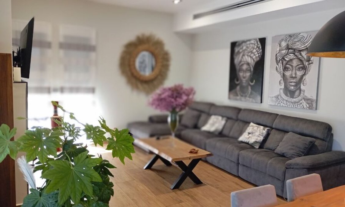 Resale - Villa -
Daya Nueva - Costa Blanca