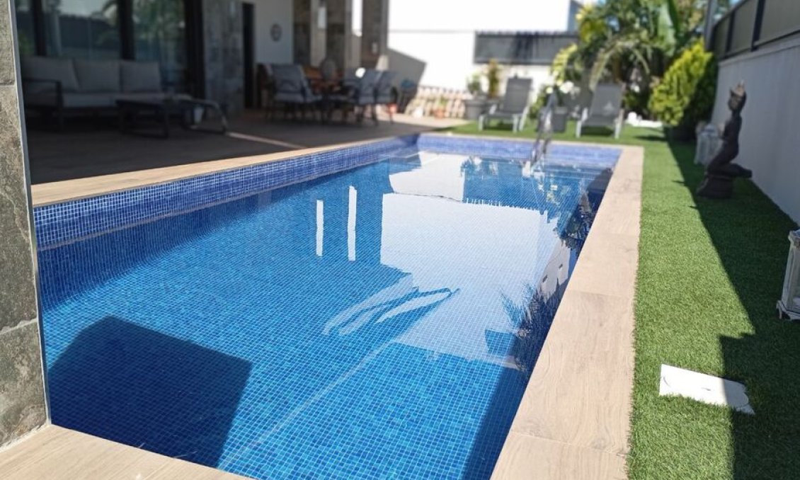 Resale - Villa -
Daya Nueva - Costa Blanca